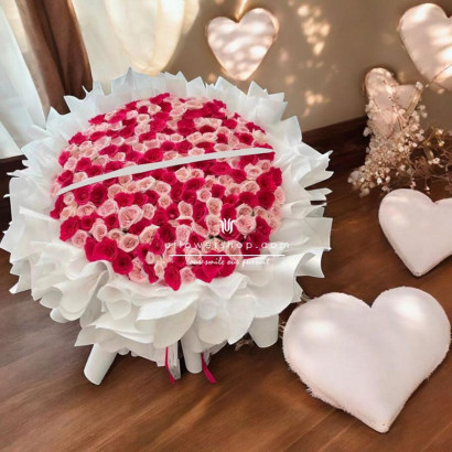 199 Roses Everlasting Love...