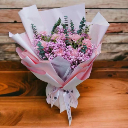 10 Pink Carnations Bouquet