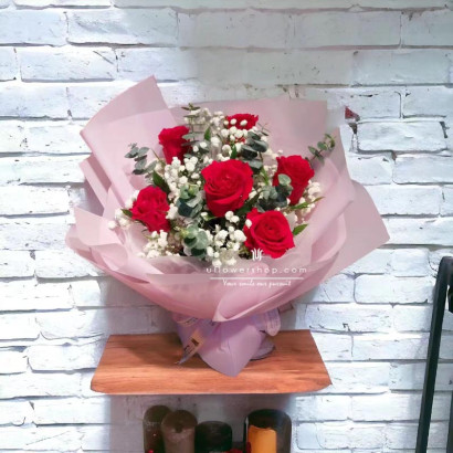 6朵紅玫瑰花束